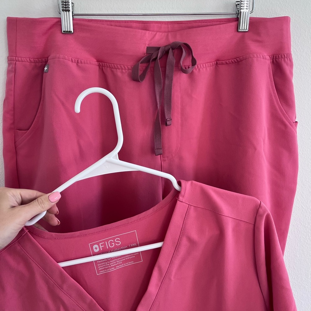 Figs Pink Scrub Set